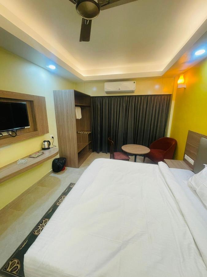 Royal Beach International Puri Exterior photo