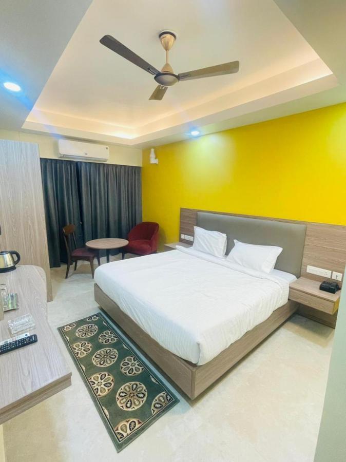 Royal Beach International Puri Exterior photo