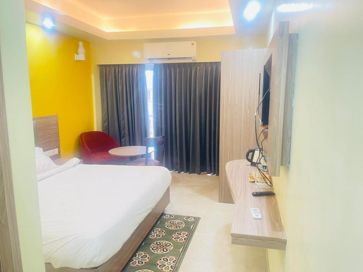 Royal Beach International Puri Exterior photo