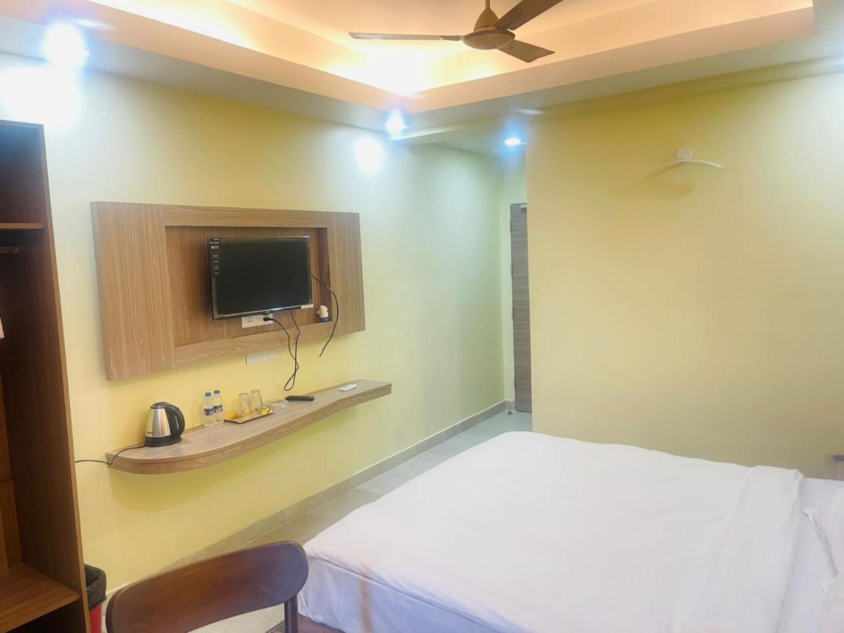 Royal Beach International Puri Exterior photo
