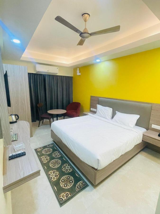 Royal Beach International Puri Exterior photo