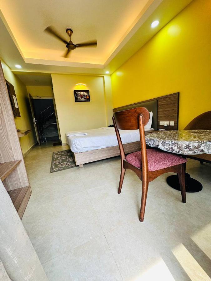 Royal Beach International Puri Exterior photo