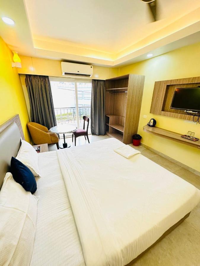 Royal Beach International Puri Exterior photo