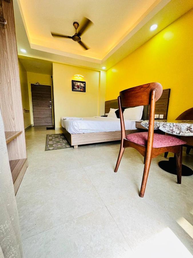 Royal Beach International Puri Exterior photo