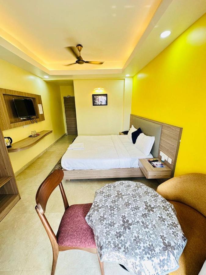 Royal Beach International Puri Exterior photo